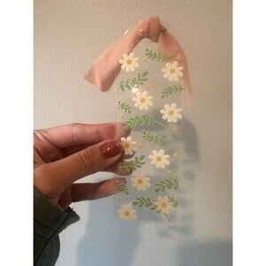 Daisy and leaves bookmark